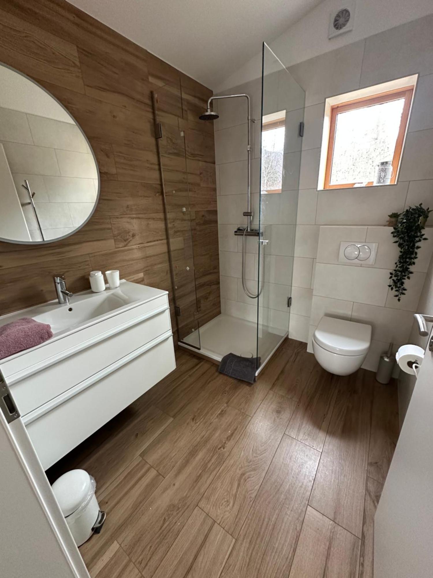 Asholl Guesthouse - Farmstay Akureyri Eksteriør billede
